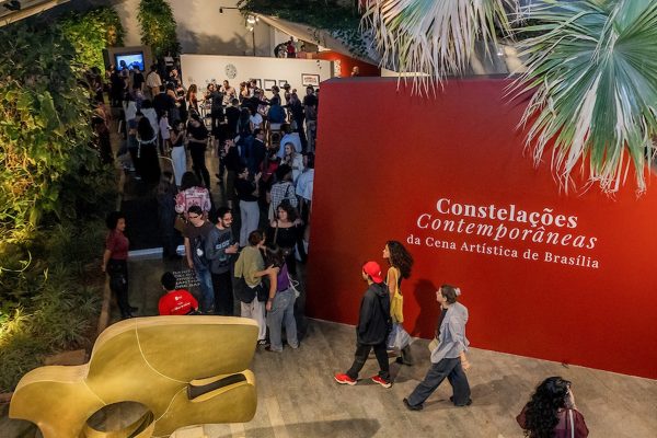 Exposição Constelações Contemporâneas no Teatro Nacional aguarda sua visita