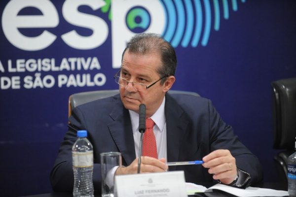 Deputado do PT usa verba pública para alugar imóvel de assessora em São Paulo