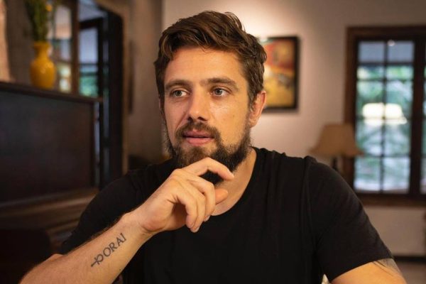 Rafael Cardoso recebe apoio de celebridades após desabafo sobre adicção