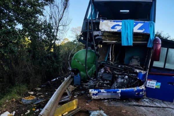 Acidente com ônibus de romeiros no Sul de Minas resulta em duas mortes