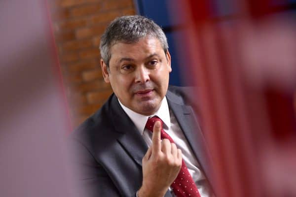 Lindbergh Farias pede ao STF a revogação da prisão domiciliar de Bolsonaro por carta