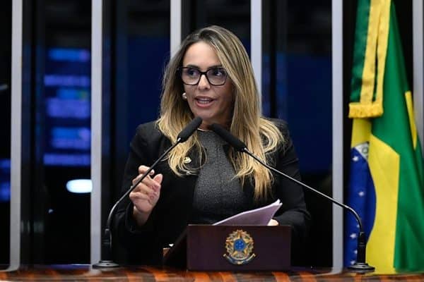 Senadora Roberta Acioly aluga picape de empresa ligada a ex-sócio de Denarium