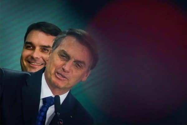 Moraes Suspende Visitas de Flávio a Bolsonaro por 90 Dias Após Carta Polêmica