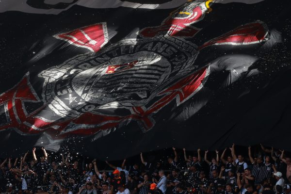 Corinthians recebe nova punição da Fifa por dívidas e enfrenta transfer ban