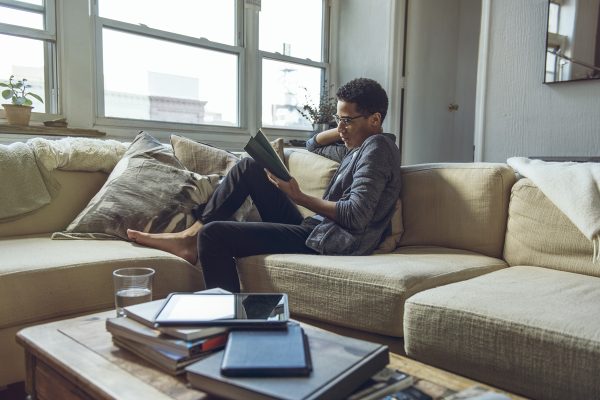 Especialistas discutem impacto do formato de leitura no cérebro