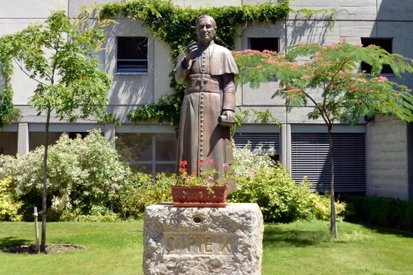 Fraternidade São Pio X: Entenda a excomunhão no DF e a crise com o Vaticano
