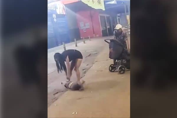 Bebê que caiu do colo da mãe em São Sebastião está sob os cuidados da avó