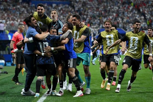 Argentina conquista vaga na final da Copa do Mundo pela segunda vez consecutiva