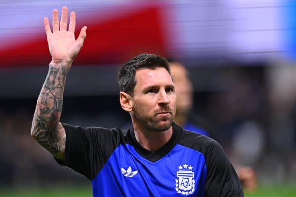 Messi mantém invencibilidade em jogos com árbitro norte-americano após vitória sobre Inglaterra