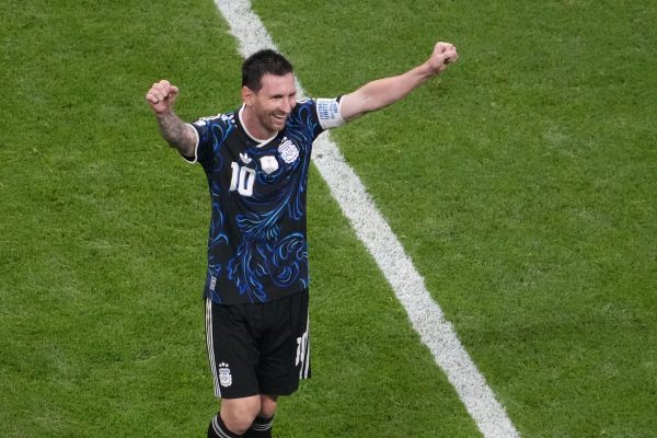 Messi comemora vitória e exalta dedicação da seleção argentina