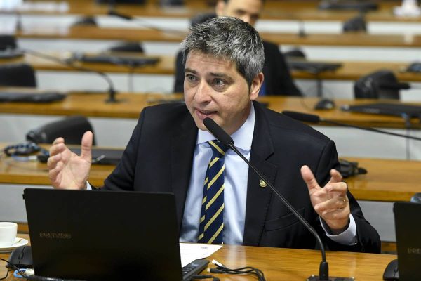 Carlos Portinho afirma ter “CPF próprio” e se lança como pré-candidato ao Senado pelo RJ
