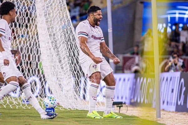 Fluminense enfrenta Bragantino no Maracanã pelo Brasileirão