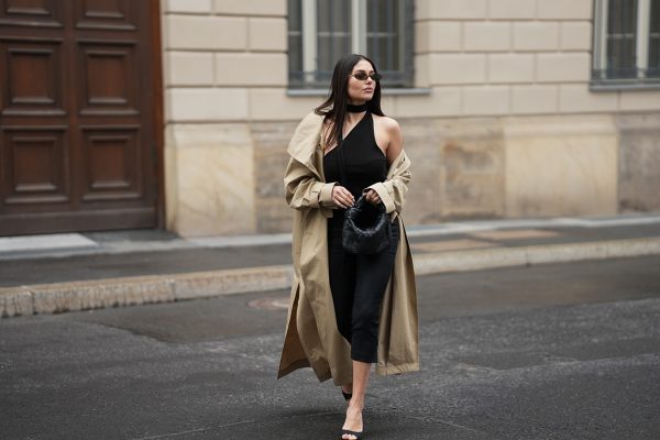 Calça capri volta como tendência em 2026 e conquista fashionistas