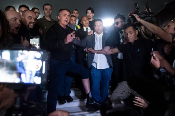 Da tornozeleira à prisão: Bolsonaro completa 1 ano sob restrições, mas mantém influência nas Eleições 2026