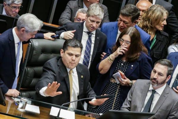 Alcolumbre e Lula: Semestre de Conflitos no Senado