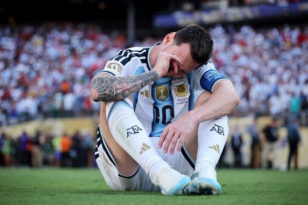 Messi se emociona após vice-campeonato da Argentina na Copa do Mundo
