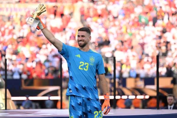 Unai Simón é eleito o melhor goleiro da Copa do Mundo após recorde de invencibilidade