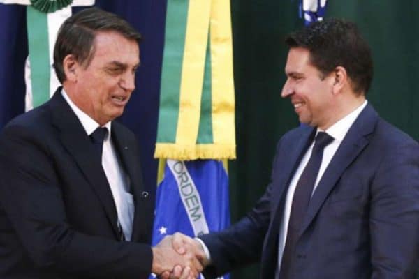 Moraes arquiva investigação contra Bolsonaro e Ramagem no caso “Abin Paralela”