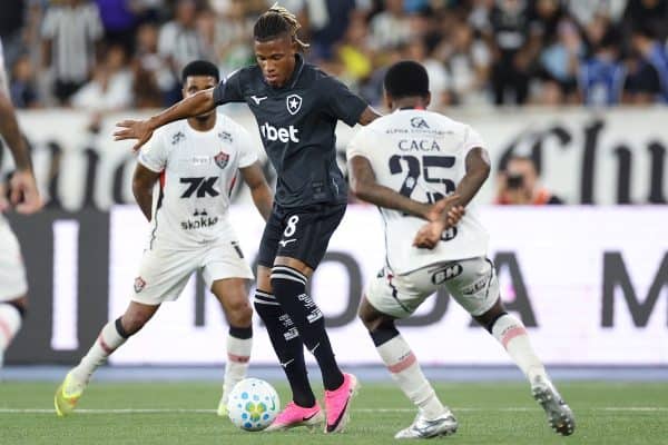 Botafogo e Vitória empatam sem gols em jogo movimentado no Brasileirão