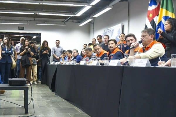 Tarcísio relata danos em Ribeirão Preto após ventos de 160 km/h
