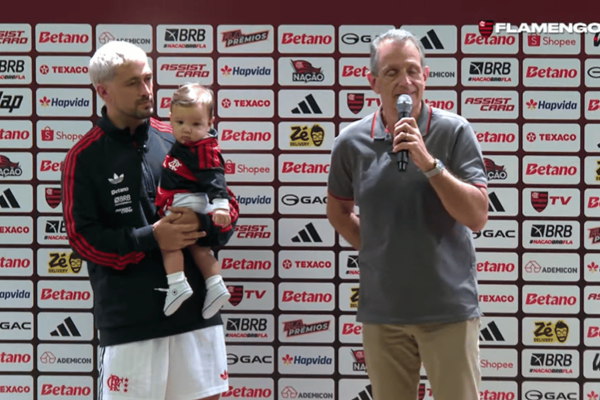Flamengo homenageará Arrascaeta com busto, anuncia presidente BAP