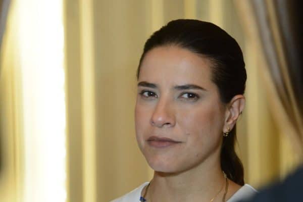 Raquel Lyra enfrenta desafios para definir candidato ao Senado antes da convenção