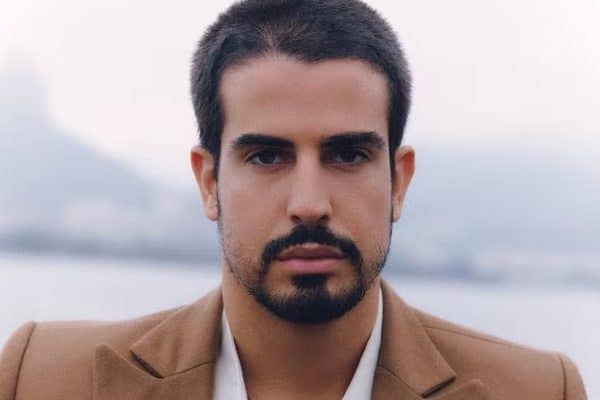 Enzo Celulari considera carreira de ator e revela convites recebidos