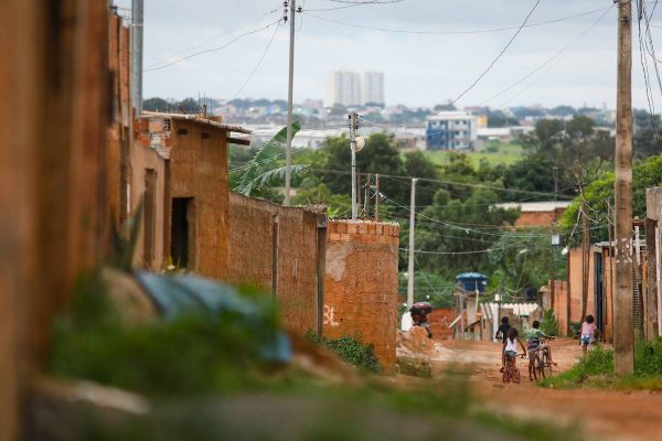 Grupo criminoso que expulsava moradores de lotes no DF é desarticulado