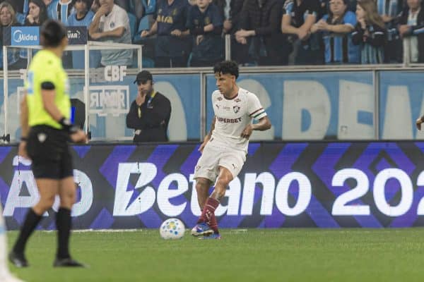 Fluminense: Arana e Serna não preocupam após deixarem campo com dores