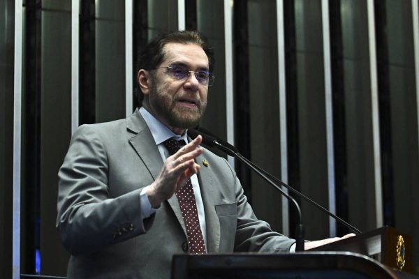Senador Plínio Valério é confirmado como candidato à reeleição pelo PSDB do Amazonas