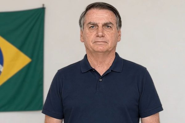 Moraes exige explicações sobre vídeo de Bolsonaro criado por IA na convenção de Flávio