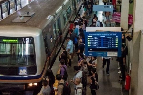 Deputado denuncia “canibalização” do Metrô-DF após descarrilamento de trem