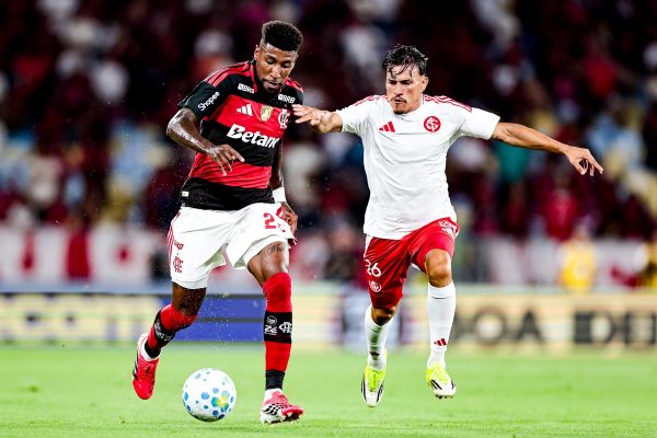 Internacional x Flamengo: confira onde assistir ao duelo do Brasileirão