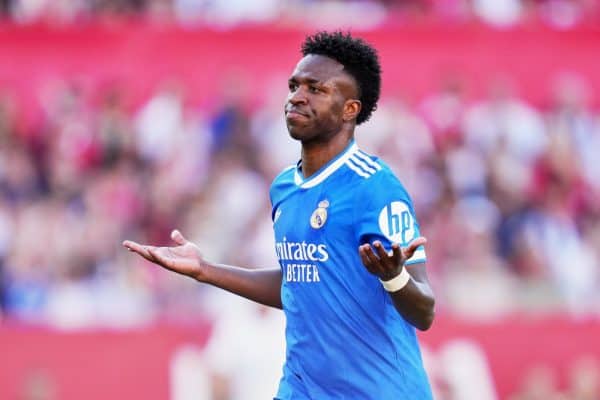 Mourinho considera Vini Jr. essencial no Real Madrid e deseja sua permanência
