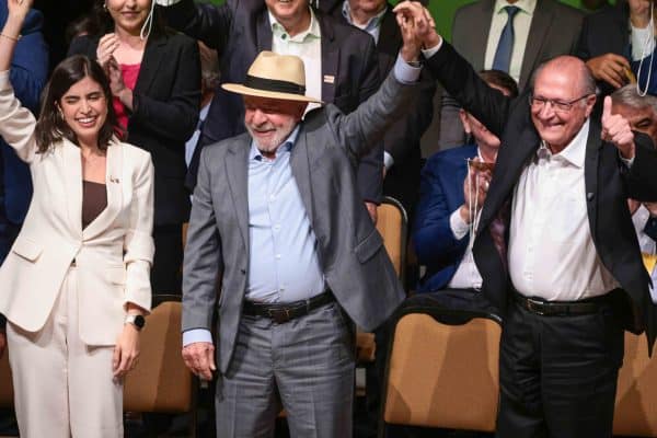 Lula destaca confiança em Alckmin e descarta riscos de golpe