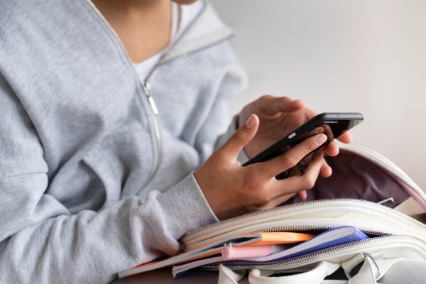 Estudante da USP desenvolve app com IA para ajudar vestibulandos