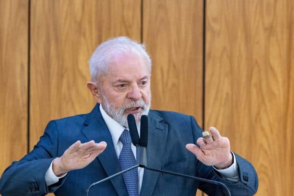 Lula revela preocupação com interferência de Trump nas eleições de 2026