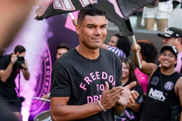 Casemiro é criticado após chamar Messi de “Deus do futebol”