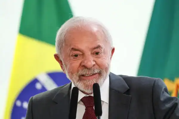 Lula sabia de tudo: PF extraiu mensagens sobre Lulinha