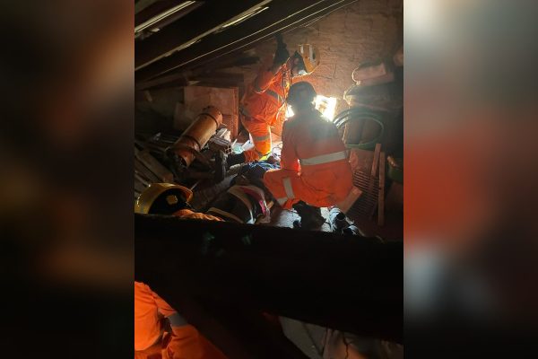Explosão de maçarico em Sete Lagoas fere dois trabalhadores