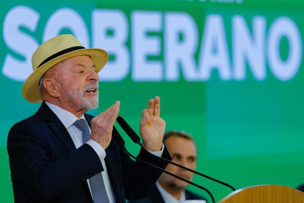 Javier Milei desafia liderança de Lula na América do Sul