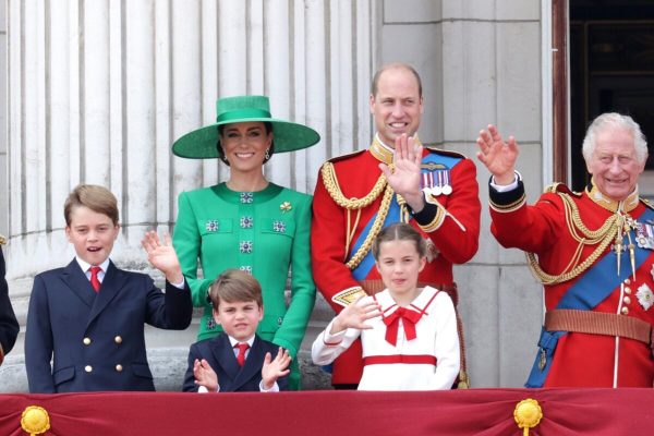Descubra as surpreendentes regras de viagem da família real britânica