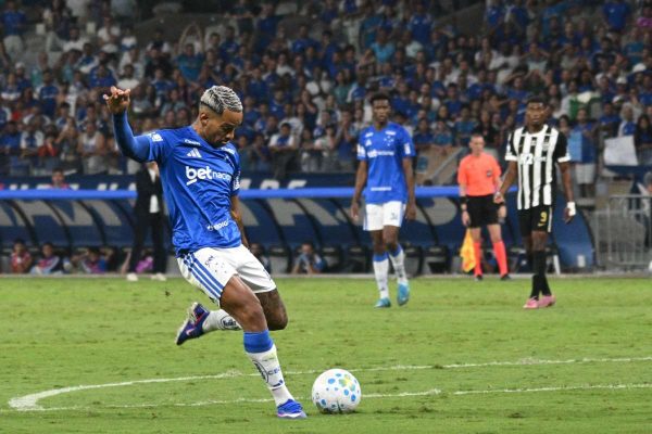 Cruzeiro enfrenta Chapecoense nas oitavas da Copa do Brasil buscando confirmar favoritismo