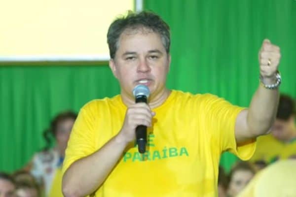 PL confirma Efraim Filho como candidato ao governo da Paraíba