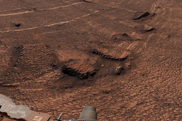 Rover Curiosity da NASA descobre “favos de mel” em Marte