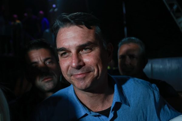 Flávio Bolsonaro afirma que TSE será imparcial nas eleições de 2026