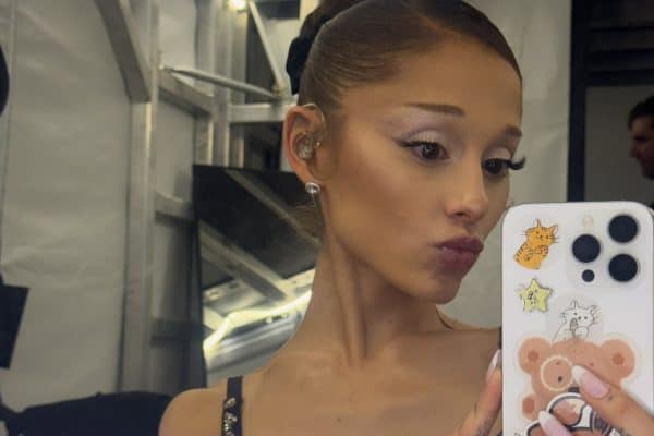 Ariana Grande fará pausa na carreira após turnê por críticas à aparência