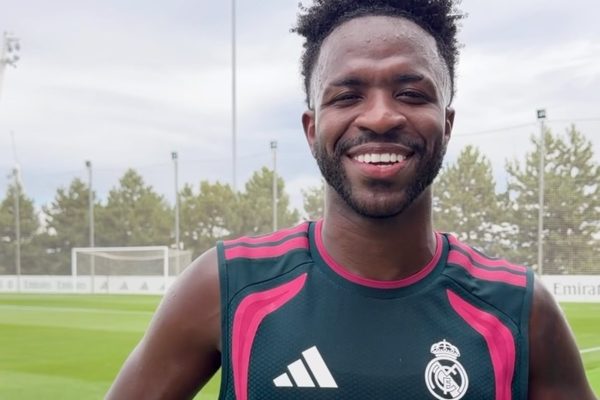 Mudanças de Vini Jr. geram comentários após retorno ao Real Madrid