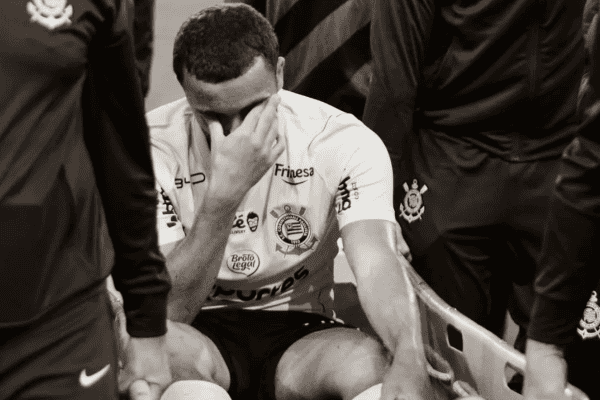Zakaria Labyad lamenta lesão no joelho e fim da temporada