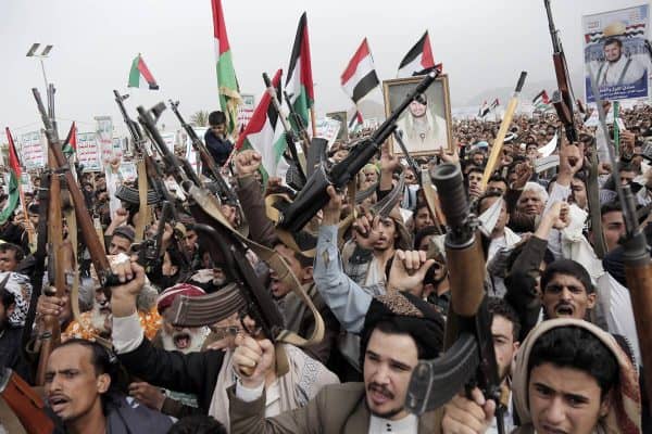 Houthis atacam aeroporto na Arábia Saudita com drone em nova ofensiva